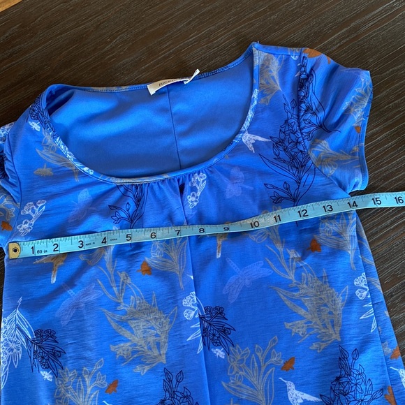2/$25. Rickis periwinkle blue printed top with polyester lining in size XS. - Picture 7 of 8